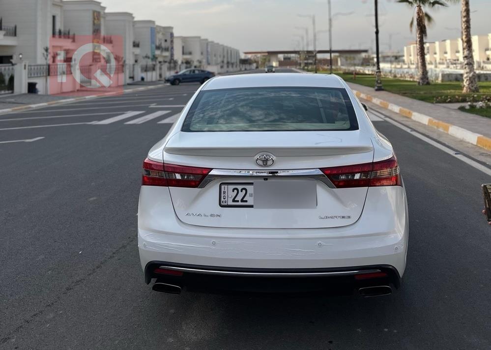 تويوتا أفالون